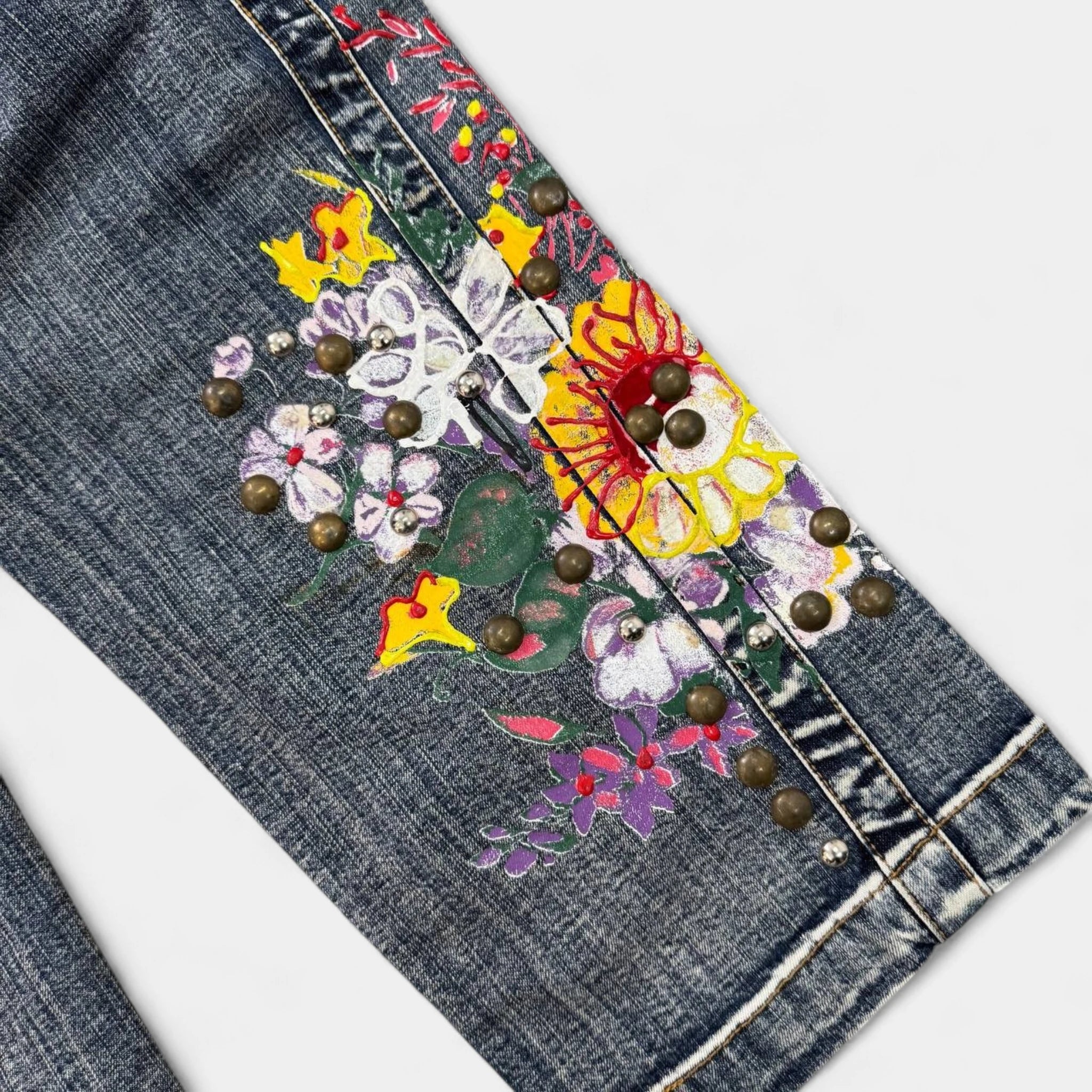 Gaetano Navarra Vintage Floral Embroidered Studded Capri Jeans