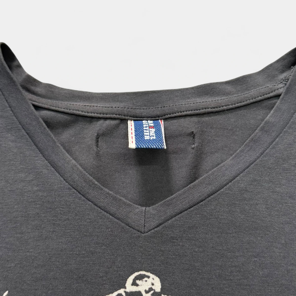Jean Paul Gaultier 90s Heraldic Crest Graphic V-Neck Grey Cotton T-Shirt - detail 2