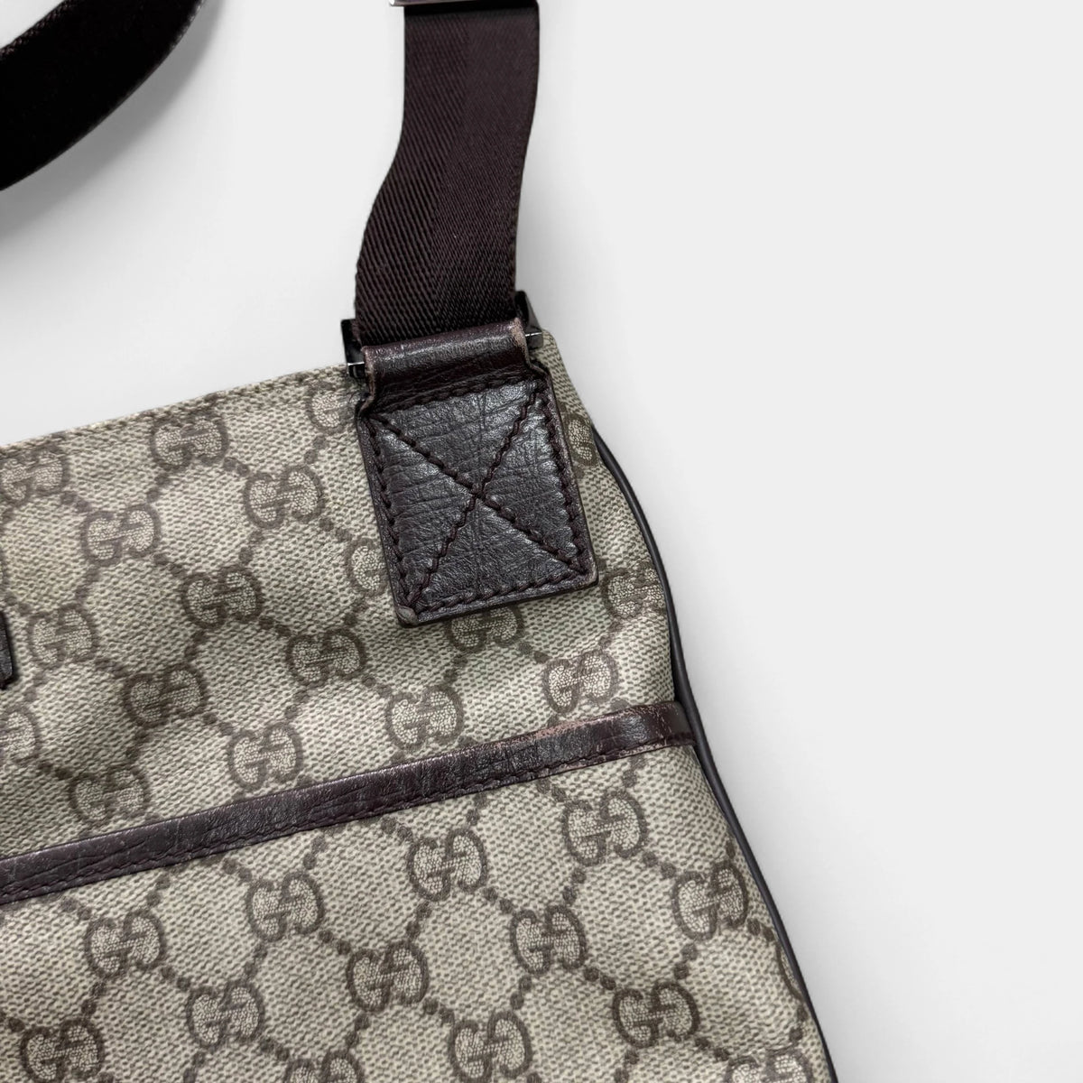 Gucci GG Supreme Messenger Crossbody Bag