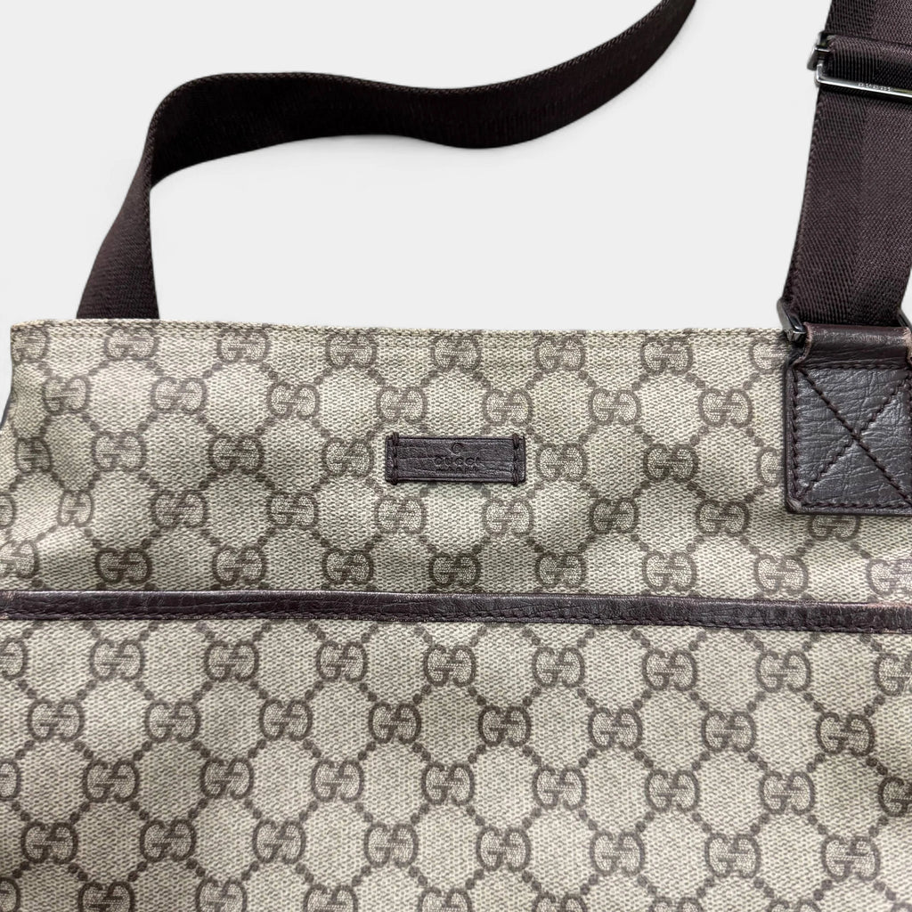 Gucci GG Supreme Messenger Crossbody Bag