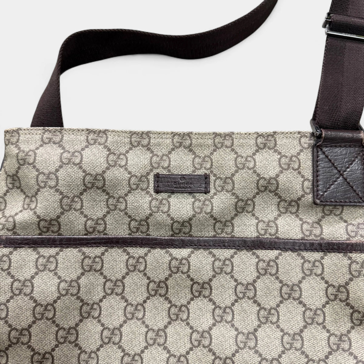 Gucci GG Supreme Messenger Crossbody Bag